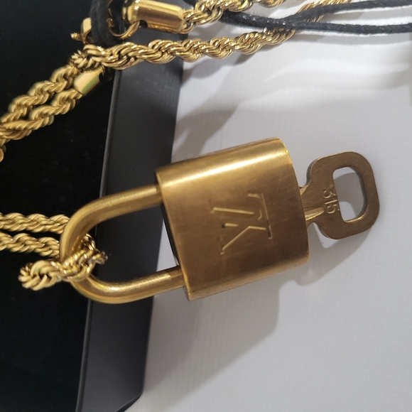 Louis Vuitton lock and Key #315 - Picture 2 of 2